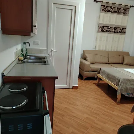 아파트 Bujtina Korca Bucimas