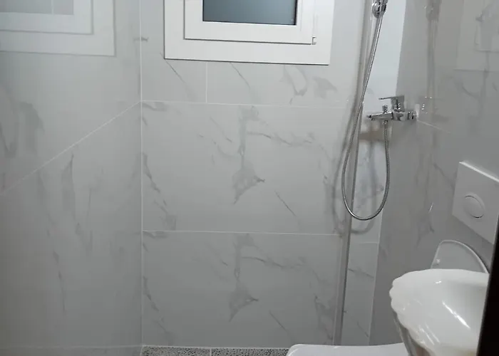 Bujtina Korca 아파트